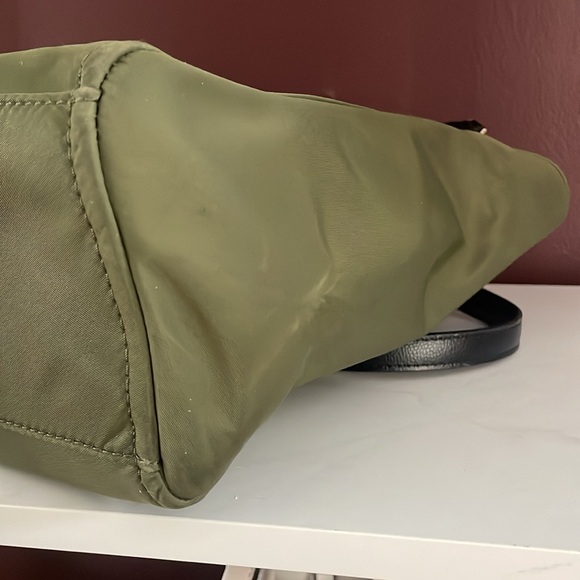 Kate Spade Green canvas purse - Picture 3 of 10
